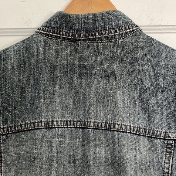 Contrast Jean Jacket. Lightweight Jean Jacket. Soft Comfy Denim Coastal. LARGE - Picture 11 of 12